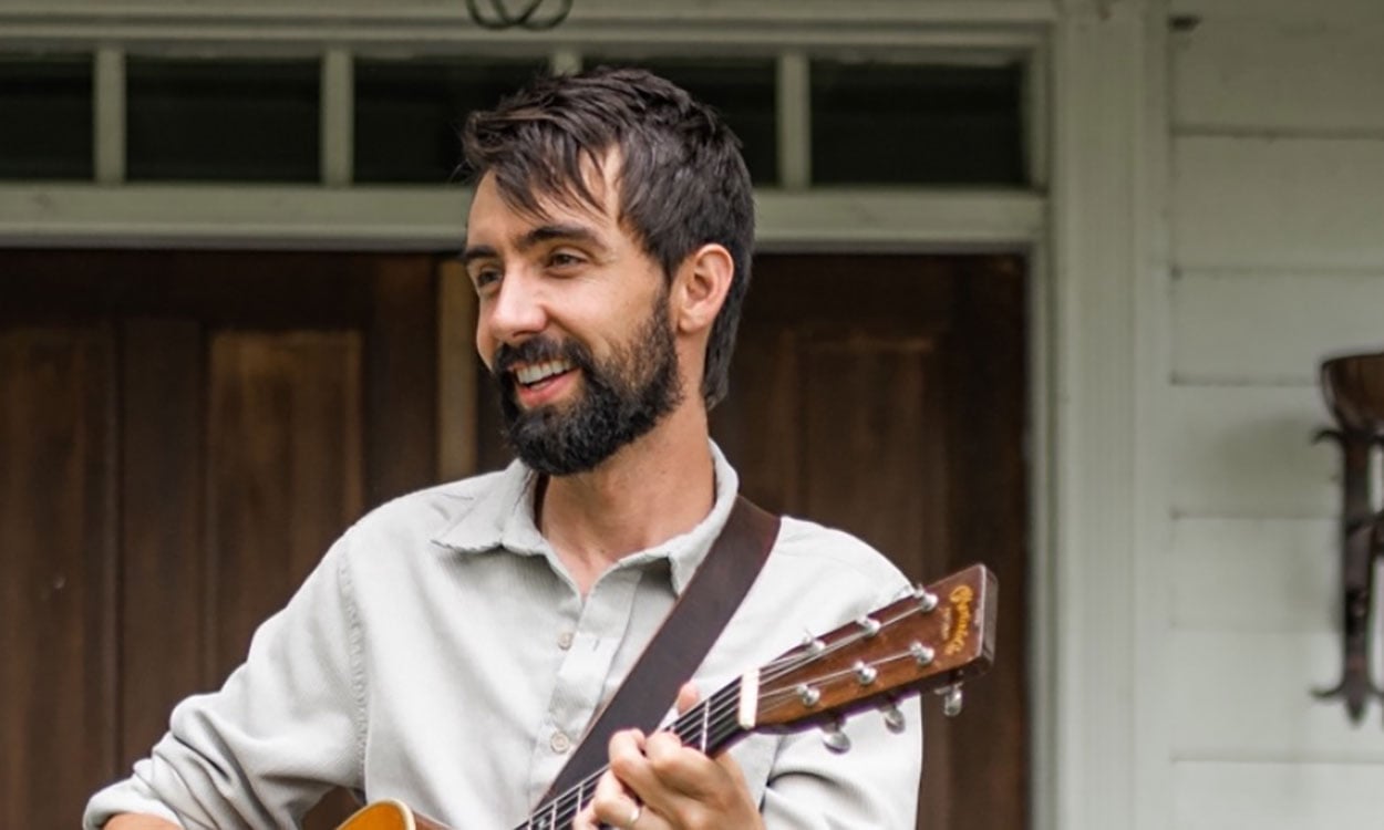 Mo Pitney.